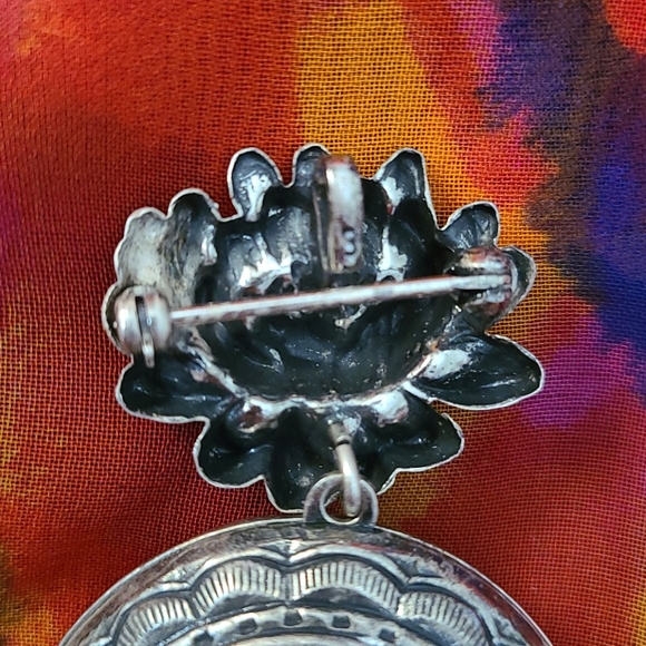 Vintage CORO Large Photo Locket Pin Pendant - Picture 7 of 10